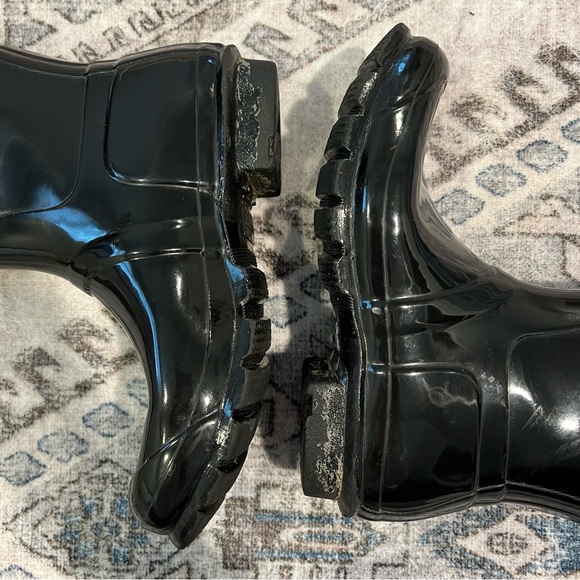 Hunter Boots Women’s Original Tall Gloss Rain Boots - Picture 7 of 9